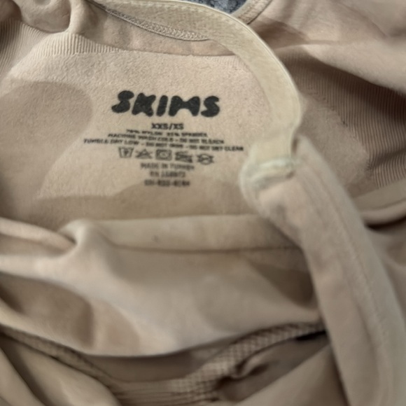 SKIMS Mid thigh bodysuit shapewear - Picture 2 of 3